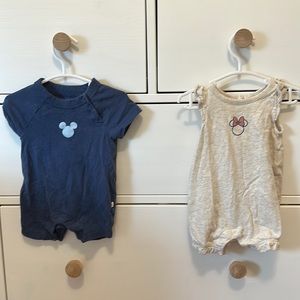 Baby Gap - DISNEY - 0-3M Matching Twin Set